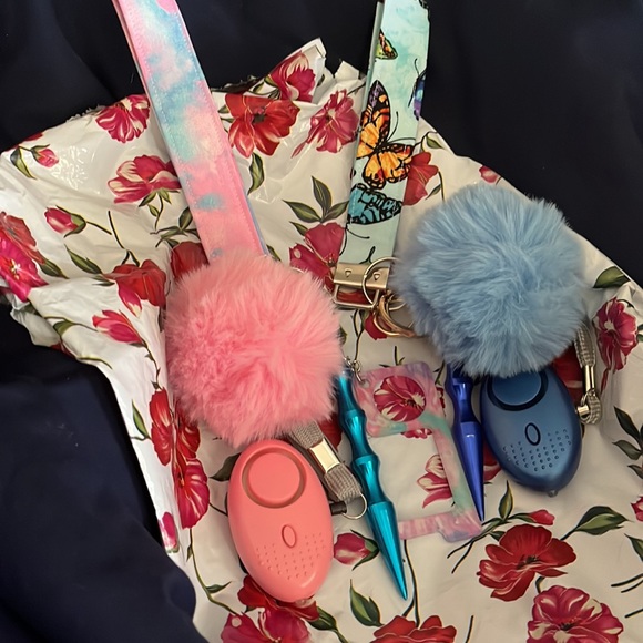 I have these amazing key chains!!! All hand made by me!!!all different kinds - Picture 6 of 11